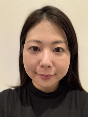 アイプチ後にメイクをした写真