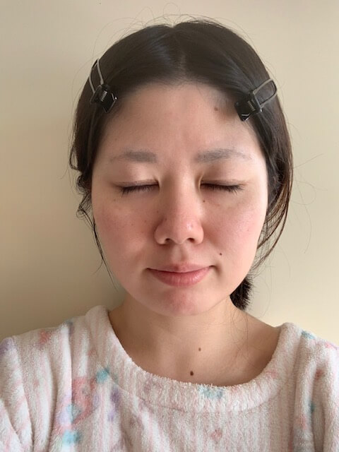 アイプチを塗った後の目元の写真